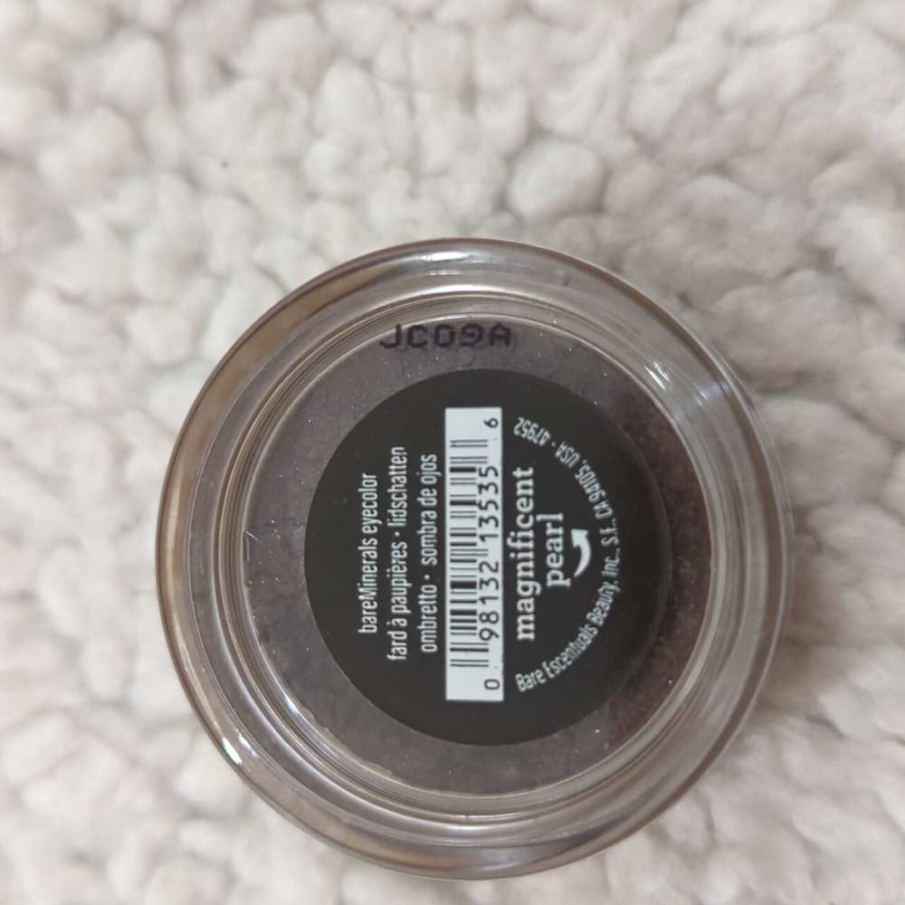 Eye color, Bare Minerals- Magnificent pearl - Picture 3 of 9
